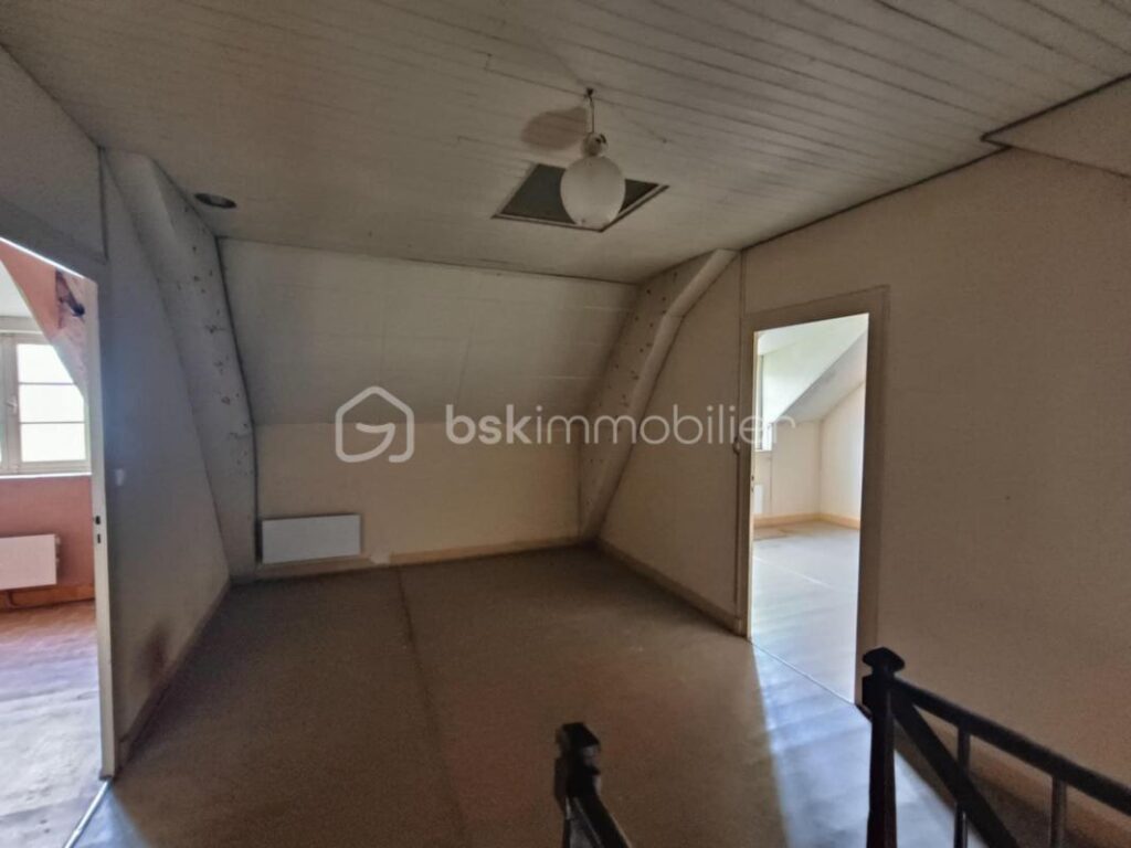 Grande Maison de Village en Pierres de 153 m2 à Allas les Mines – 6 pièces – 4 chambres – 153 m²