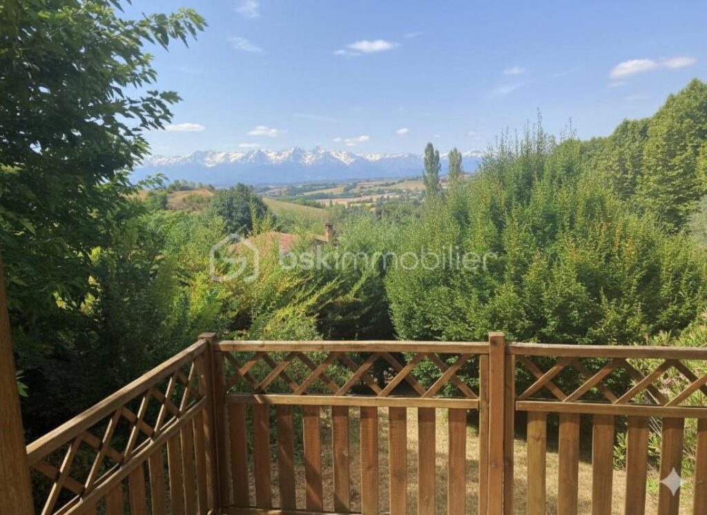 Exceptionnelle maison sur sous-sol de 110m² habitables, vue panoramique Pyrénées à 50min de TOULOUSE – 5 pièces – 2 chambres – 108 m²