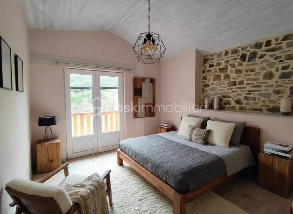 Charmante maison de famille en pierre dans un petit hameau au calme – 5 pièces – 3 chambres – 110 m²