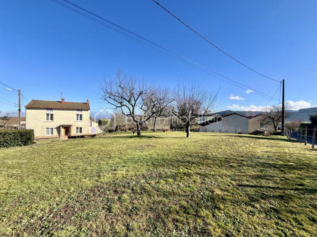 Maison ancienne de caractère – fort potentiel – vue dégagée – 5 pièces – 4 chambres – 104 m²