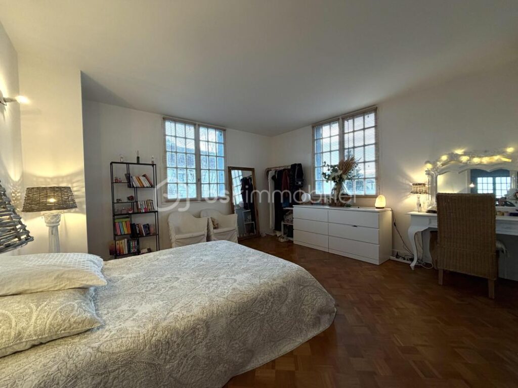 Maison contemporaine à l’architecture cubique – Vue dégagée sur la vallée – 6 pièces – 4 chambres – 149 m²