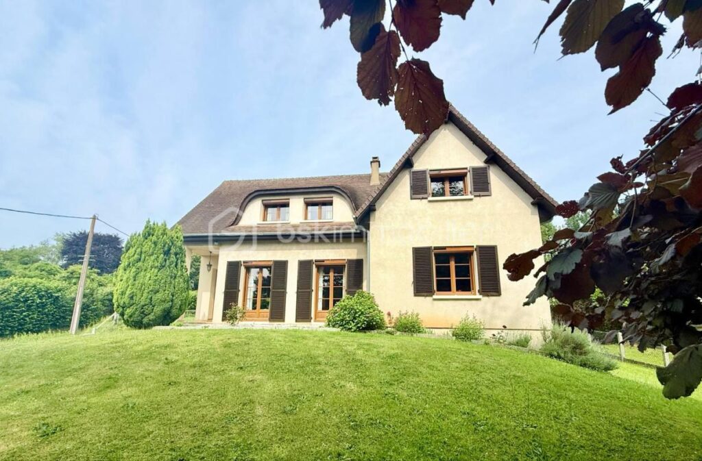 Maison 4 Chambres sur Sous-Sol total – 6 pièces – 4 chambres – 121 m²