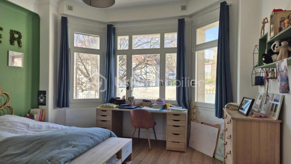 Demeure de très haut standing – NR pièces – 9 chambres – 564 m²