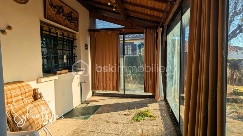 Maisons 4 pièces sur sous sol complet et jardin arboré 2 400 m2 – 5 pièces – 3 chambres – 125 m²