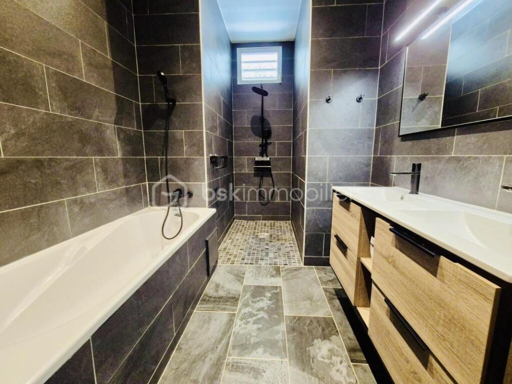 Superbe villa T4 de 200m2 à Matoury – 4 pièces – 3 chambres – 200 m²