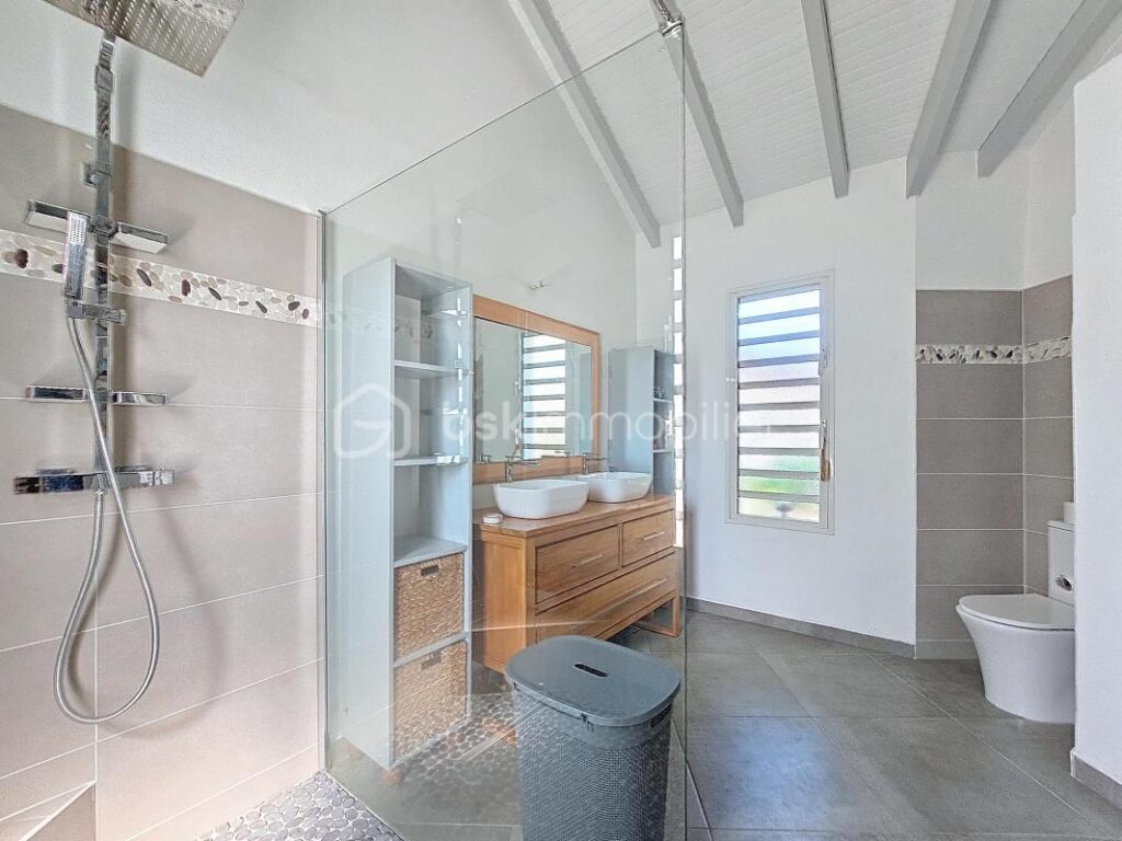 Splendide villa T4 avec piscine – 4 pièces – 3 chambres – 119 m²