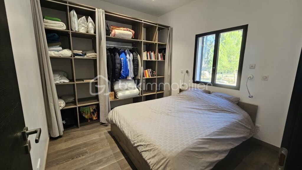 Maison de 200 m² dans un cadre magique et son extérieur a couper le souffle – 4 pièces – 3 chambres – 170 m²