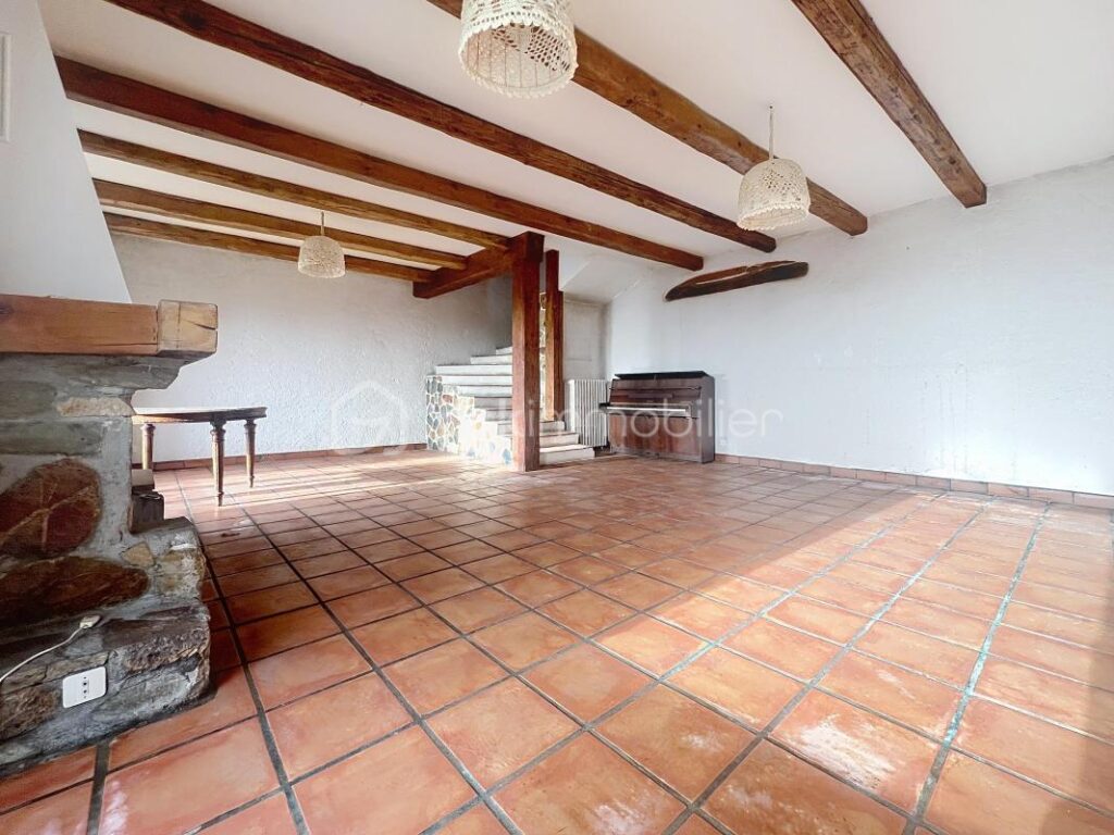 ***MAISON COUP DE COEUR A SAINT ISMIER A LA TOUR D ARCE A RENOVER*** – 4 pièces – 3 chambres – 126 m²