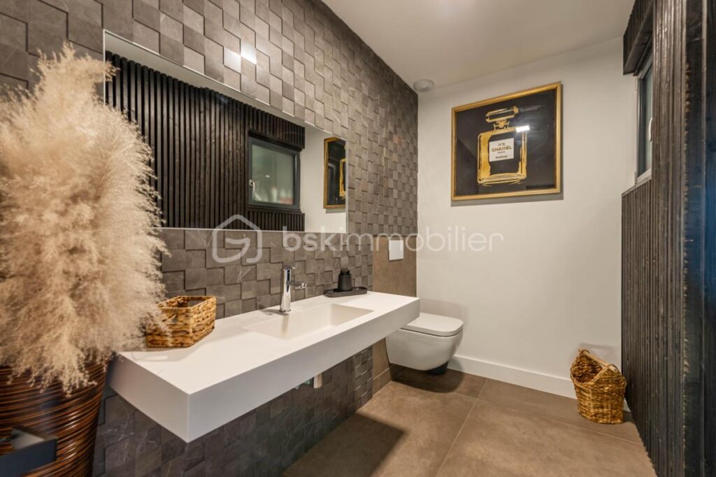 Propriété de 300 m² – Vue Lac & Montagnes – 7 pièces – 5 chambres – 300 m²