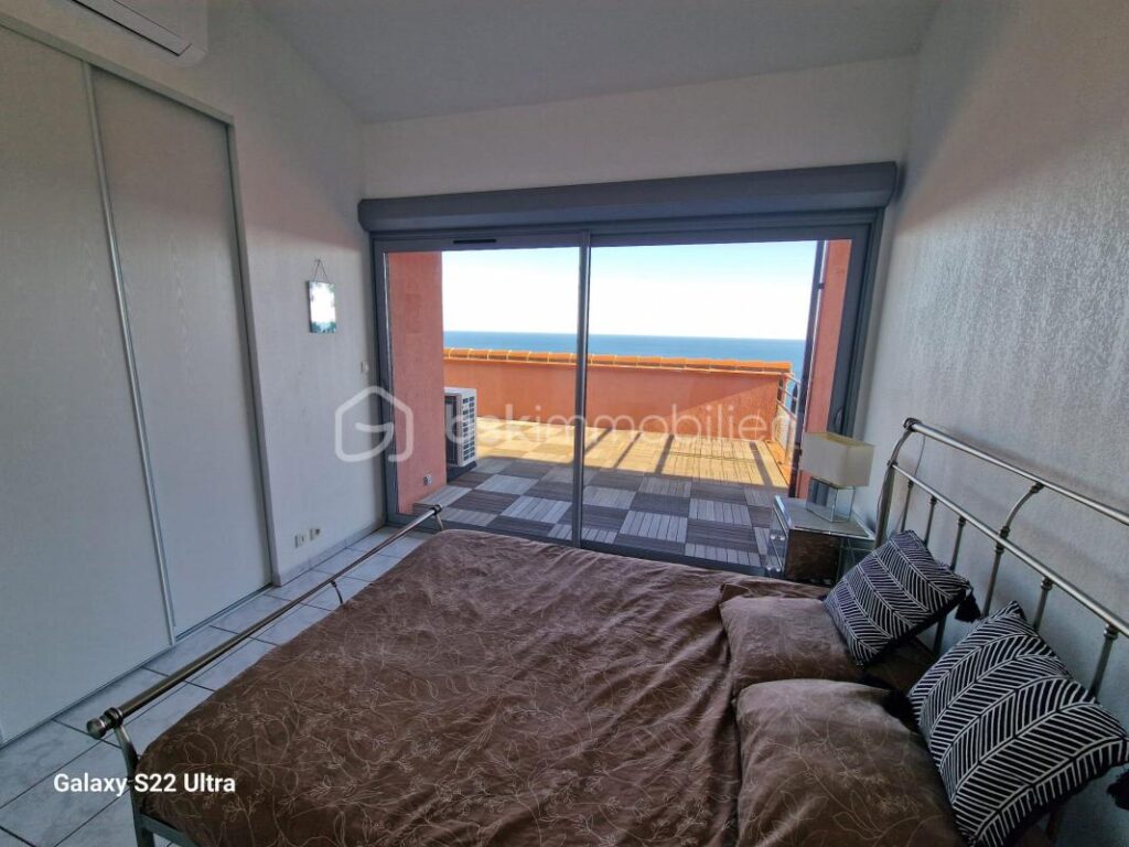 A VENDRE APPARTEMENT 62M2 – MAGNIFIQUE VUE MER – TERRASSE DE 40 M² – DEUX CHAMBRES – PARKING PRIVE FERME – CLIMATISATION REVERSIBLE – – 3 pièces – 2 chambres – 61 m²