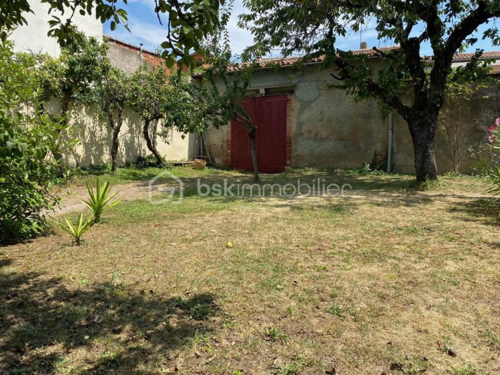 Maison de charme au cœur du village de Nègrepelisse – 5 pièces – 3 chambres – 165 m²