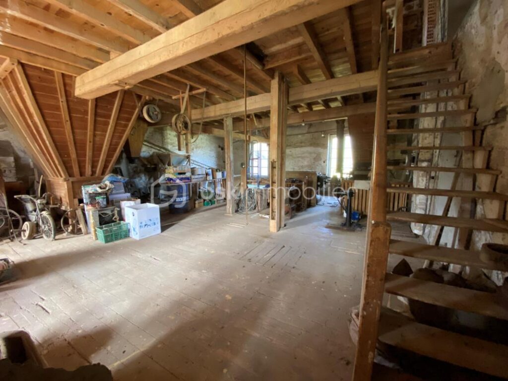 MAISON MOULIN – 8 pièces – 5 chambres – 240 m²