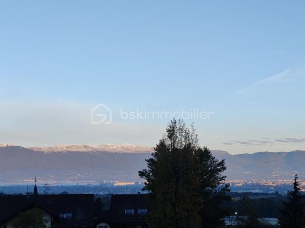 COUP DE CŒUR – 3 PIÈCES AVEC TERRASSE & JARDIN – VUE JURA – 3 pièces – 2 chambres – 72 m²