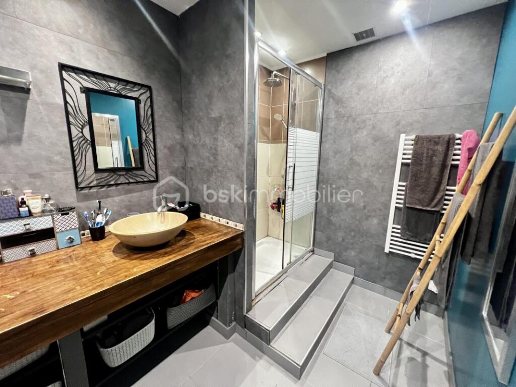 Submergez-vous dans une oasis de tranquillité à quelques minutes de Crécy la Chapelle! – 6 pièces – 4 chambres – 150 m²