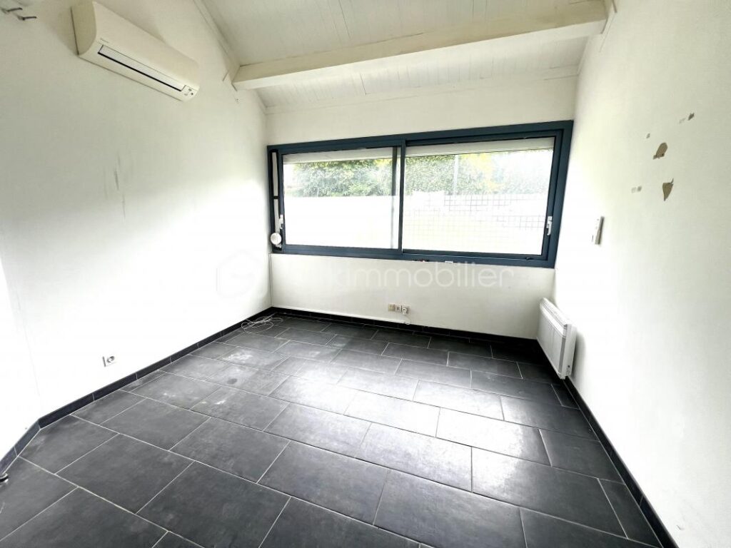 Découvrez l’élégance et la sérénité en plein cœur de Coulommiers pour habitation ou professionnels de santé !!! – 6 pièces – 4 chambres – 203 m²