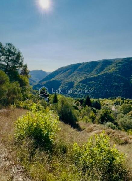 Terrain à vendre à Pierrefeu