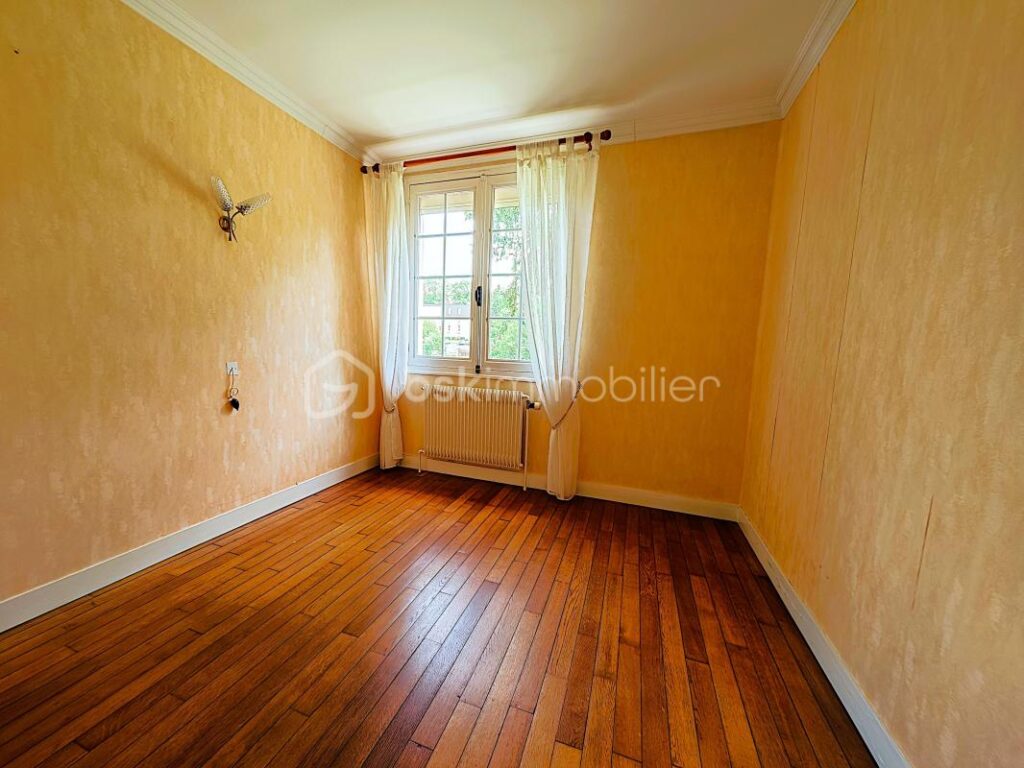 Maison de plain-pied de 80 m² sur sous-sol total sur terrain entièrement constructible et divisible de 1457 m² – 4 pièces – 2 chambres – 80 m²