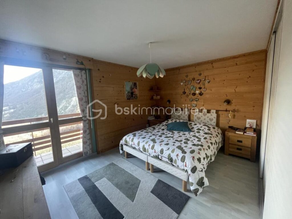 Maison 155m² sur les hauteurs de St Jean de Maurienne – 6 pièces – 5 chambres – 155 m²