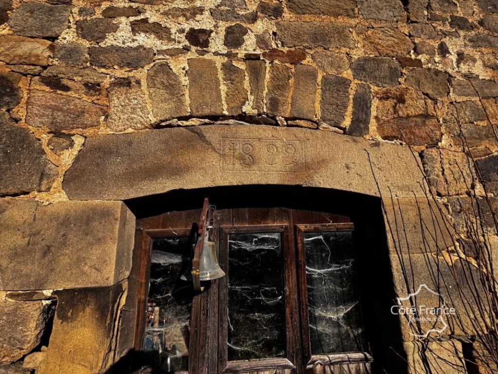 Belle ensemble de 2 maisons authentiques Quercinoise à resta – 2 pièces – 5 chambres – 120 m²