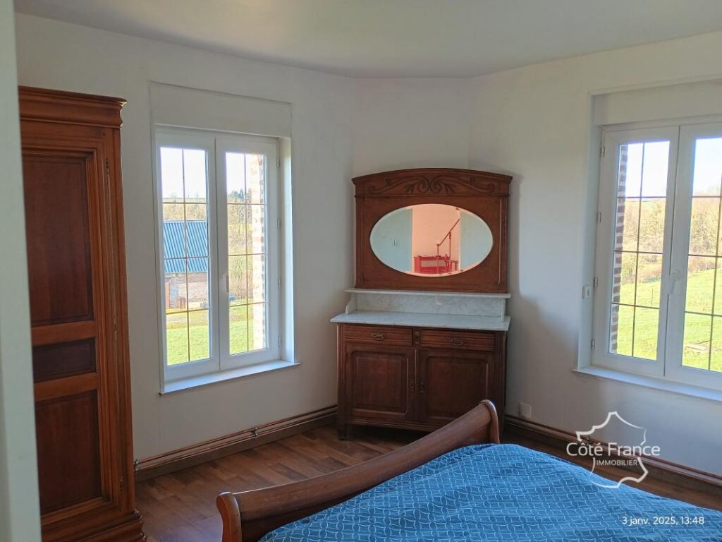 AISNE – VERVINS – CORPS DE FERME sur plus de 5500 m2 de terr – 8 pièces – 3 chambres – 185 m²