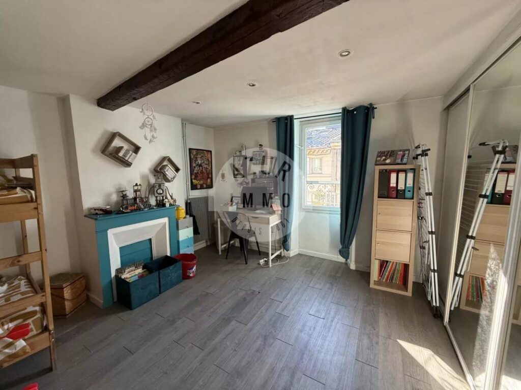 Maison de ville de type 3 d’env. 82.91 m² en R+4_Auriol – 3 pièces – 2 chambres – 82 m²