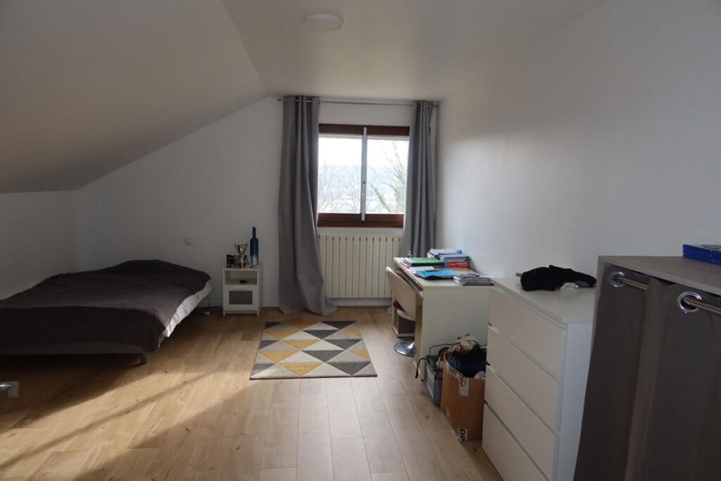 Maison 9 pièce(s) 300 m2 – 9 pièces – 6 chambres – 300 m²