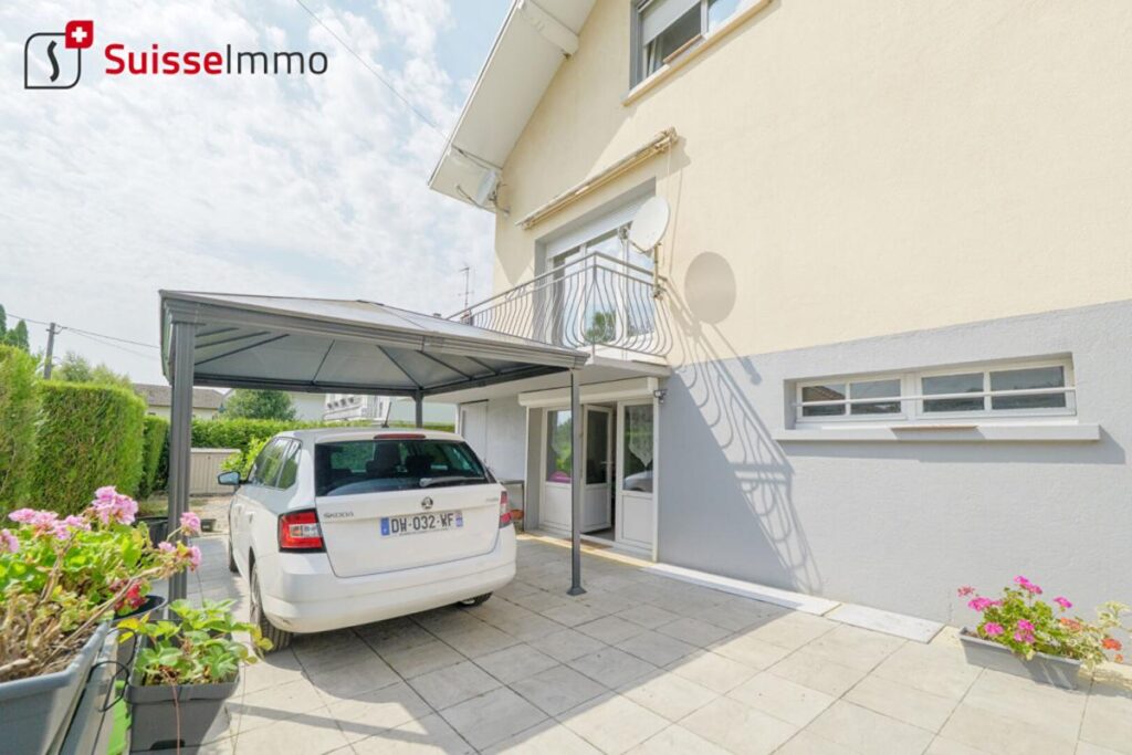 Maison Feche L’Eglise – 9 pièce(s) -188 m2 – 9 pièces – 5 chambres – 188 m²