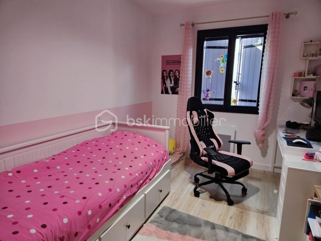 EXCLUSIVITE à FORCALQUIER : Deux logements indépendants de plain pied dans quartier calme ! – 8 pièces – 5 chambres – 175 m²