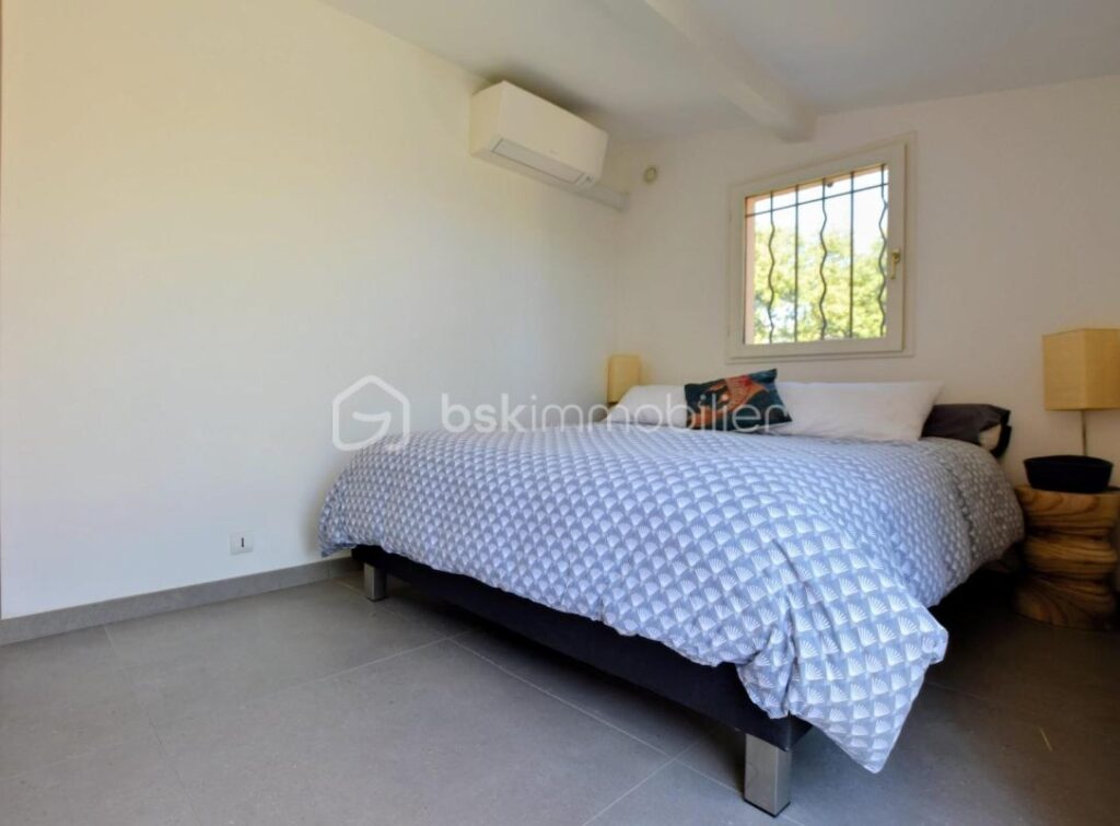 MAGNIFIQUE MAISON RÉNOVÉE 3 PIÈCES PLAIN-PIED DANS UN DOMAINE DE RÊVE – 3 pièces – 2 chambres – 72 m²