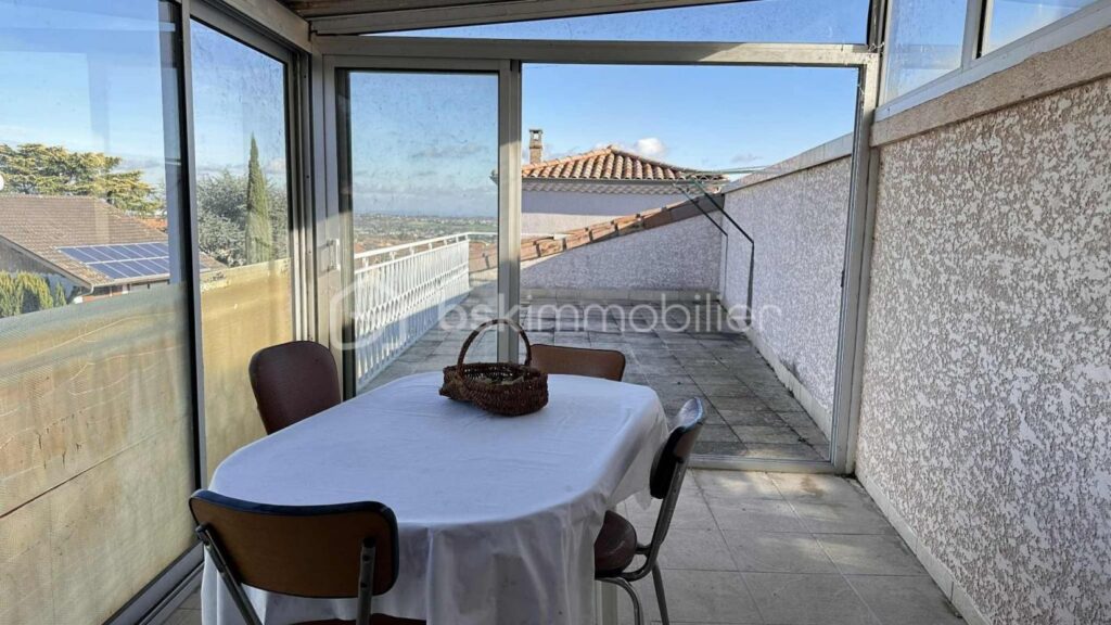 Une vue rare, un emplacement recherché, une maison de caractère au cœur de Roiffieux – 4 pièces – 2 chambres – 75 m²