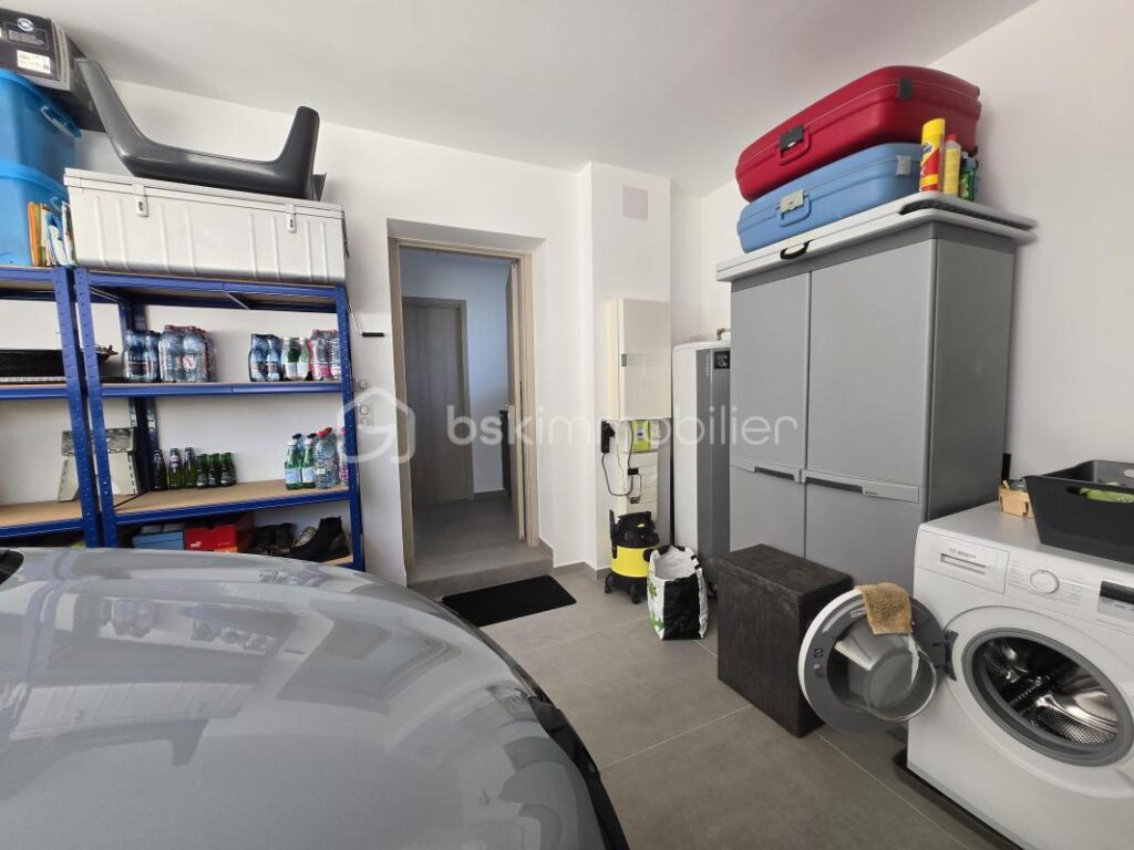 Villa neuve 5 pièces, grand standing, résidentiel, piscine – 5 pièces – 4 chambres – 131 m²