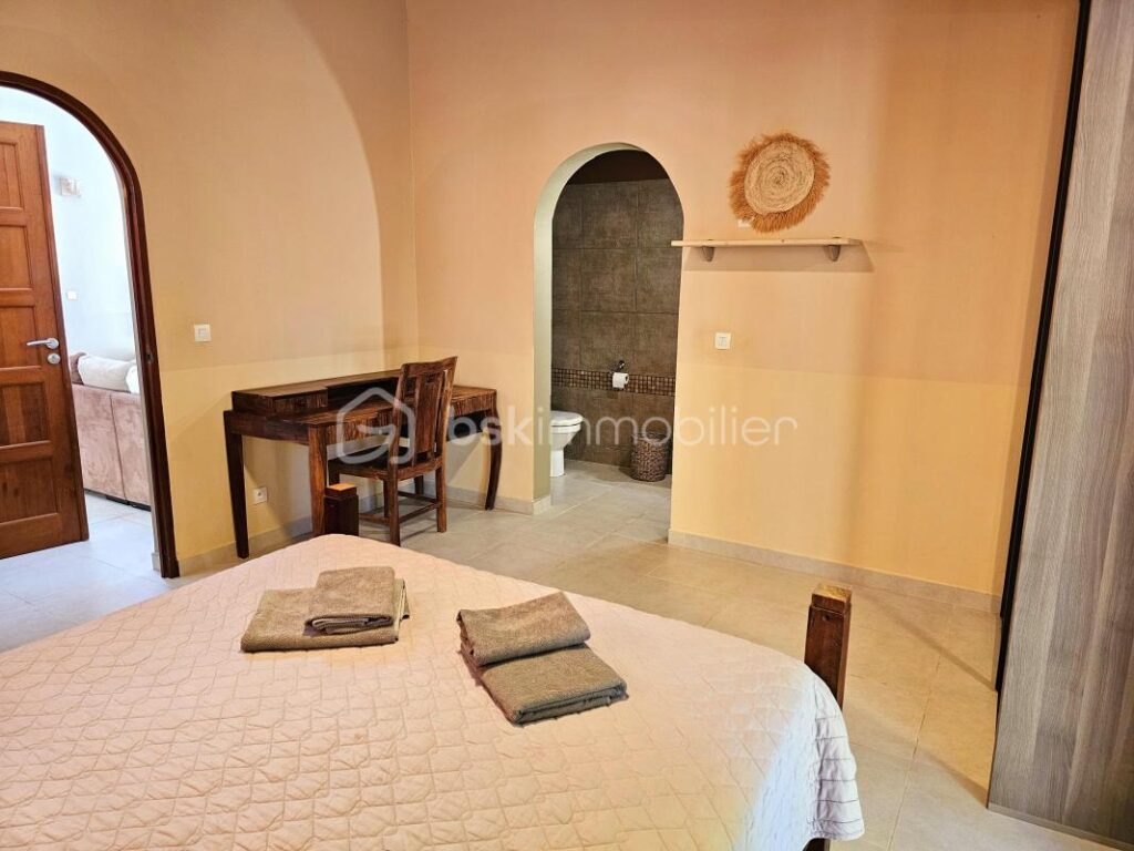 MAISON ET BUNGALOW T2 PROCHE MER – 6 pièces – 4 chambres – 189 m²