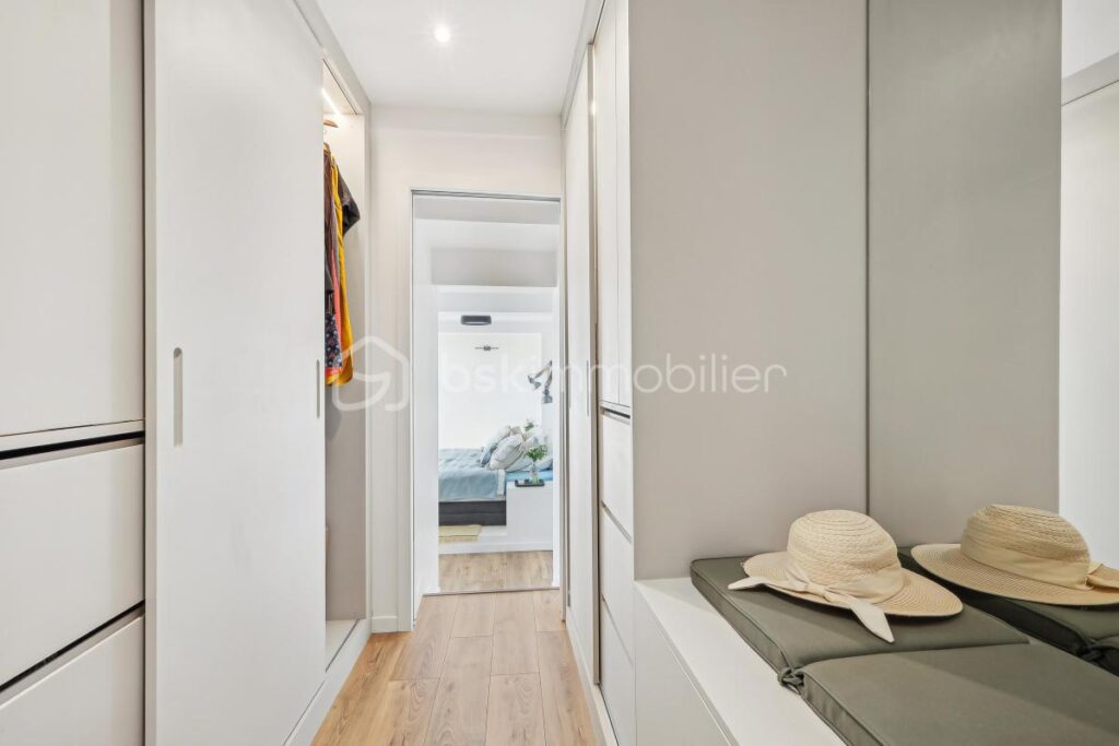 Un espace de vie exceptionnel avec de multiples terrasses ! – 7 pièces – 4 chambres – 234 m²