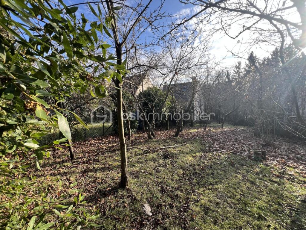 Marly-le-Roi – Spacieuse maison familiale avec vue dégagée sur Paris – 7 pièces – 4 chambres – 152 m²