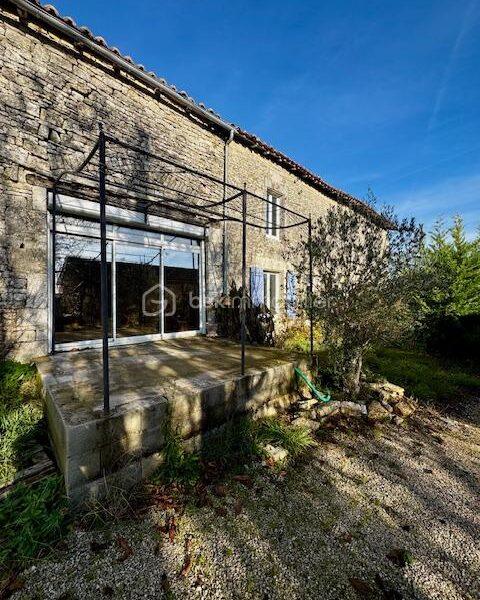 Maison à vendre à Aunac