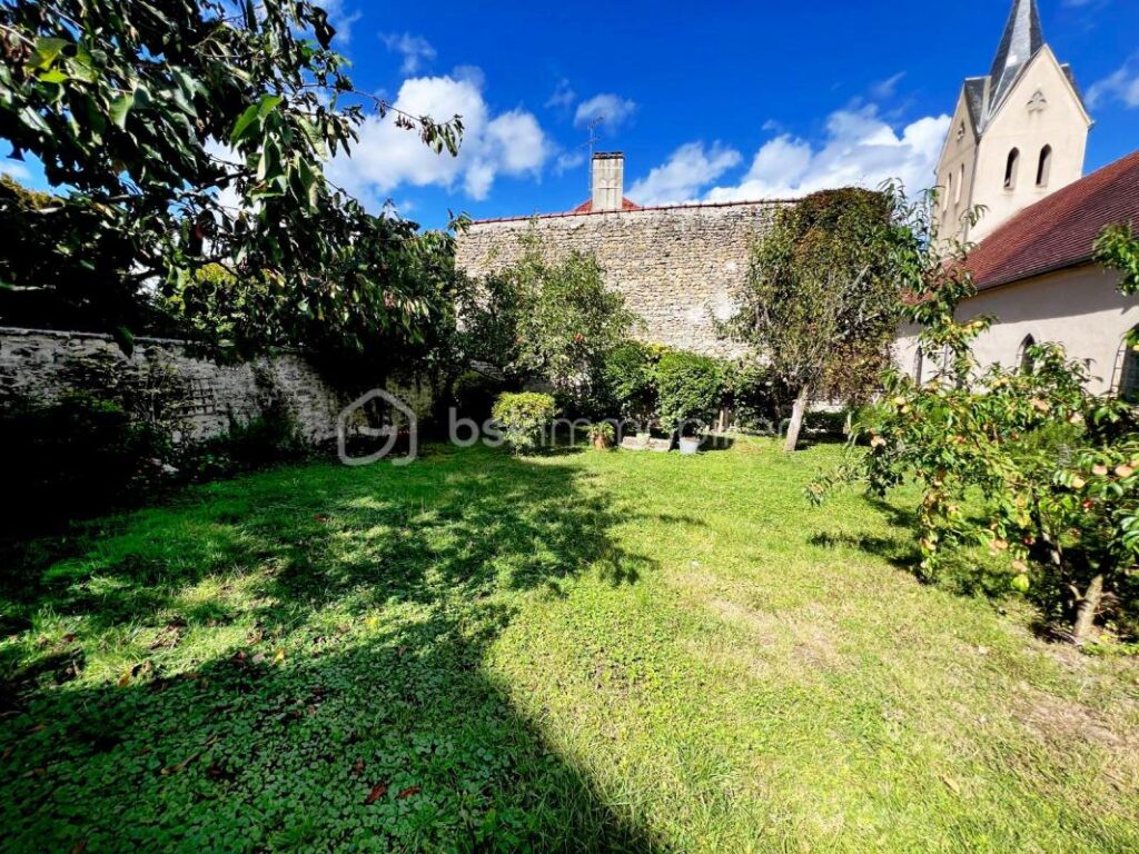 Maison en pierre, dans le parc naturel régional du Vexin français – 7 pièces – 3 chambres – 130 m²