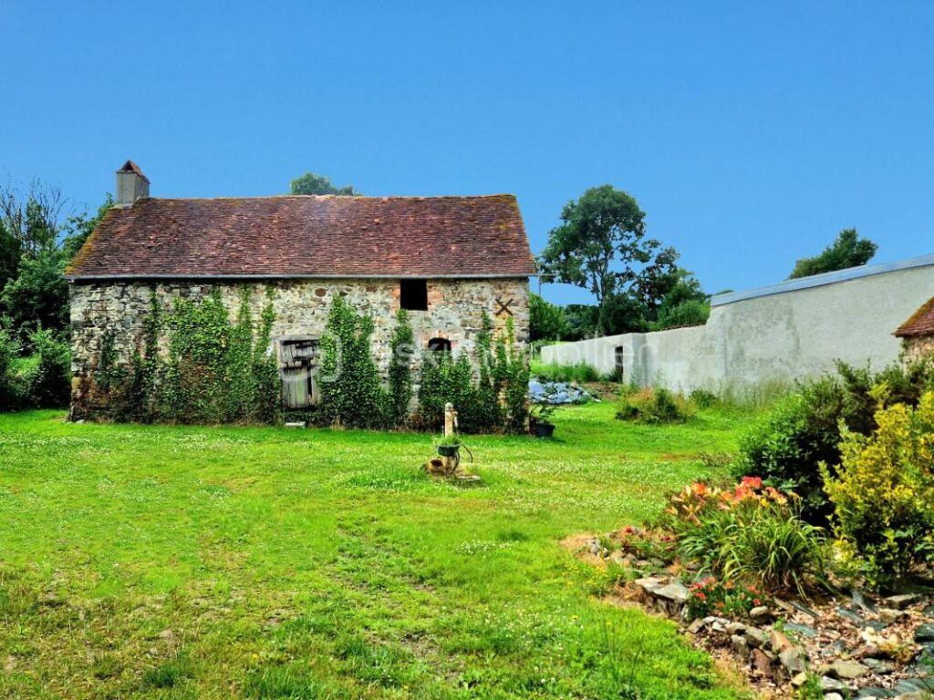 Maison de 150m2 avec dépendances et jardin ! – 5 pièces – 3 chambres – 150 m²