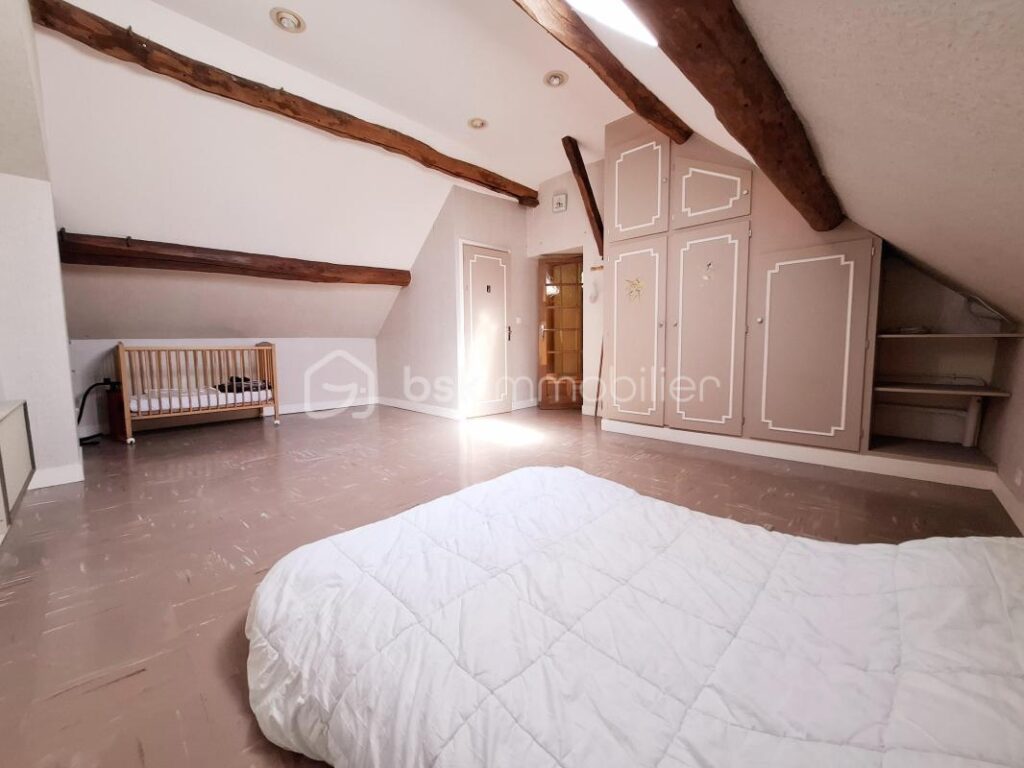 JOLIE MAISON EN PIERRE PRIX NEGOCIABLE – 4 pièces – 2 chambres – 91 m²