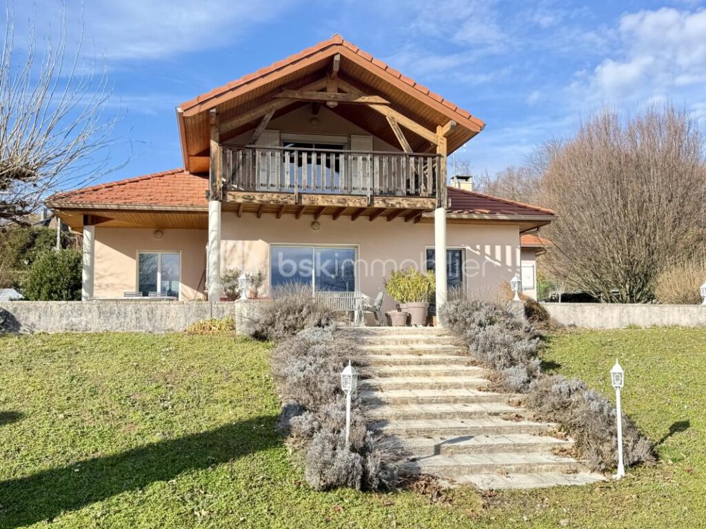 MAISON CONTEMPORAINE 152 M2 – TERRAIN – 3150 M2 – SAINT-CASSIEN – 5 pièces – 3 chambres – 152 m²