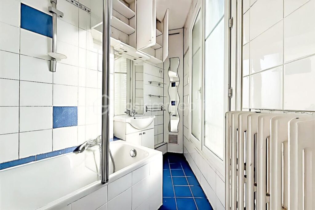 Trois pièces ENSOLEILLEE au DERNIER ETAGE avec VUE DEGAGEE sur Malakoff – 3 pièces – 2 chambres – 59 m²