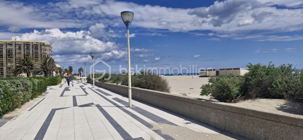 Ensemble Garage et Appartement T2 rénové à 400 m de la mer – 2 pièces – 1 chambre – 29 m²