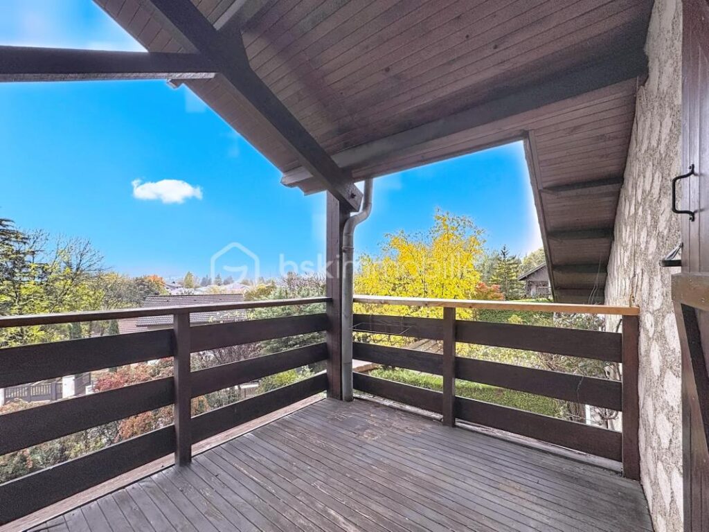 🏡 Maison familiale 7 pièces – 152 m² habitables – CLAIX – 6 pièces – 5 chambres – 152 m²