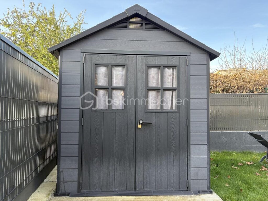 🏡 Rare en centre-ville de Bergerac – Maison 146 m² avec jardin et double garage – 6 pièces – 3 chambres – 146 m²