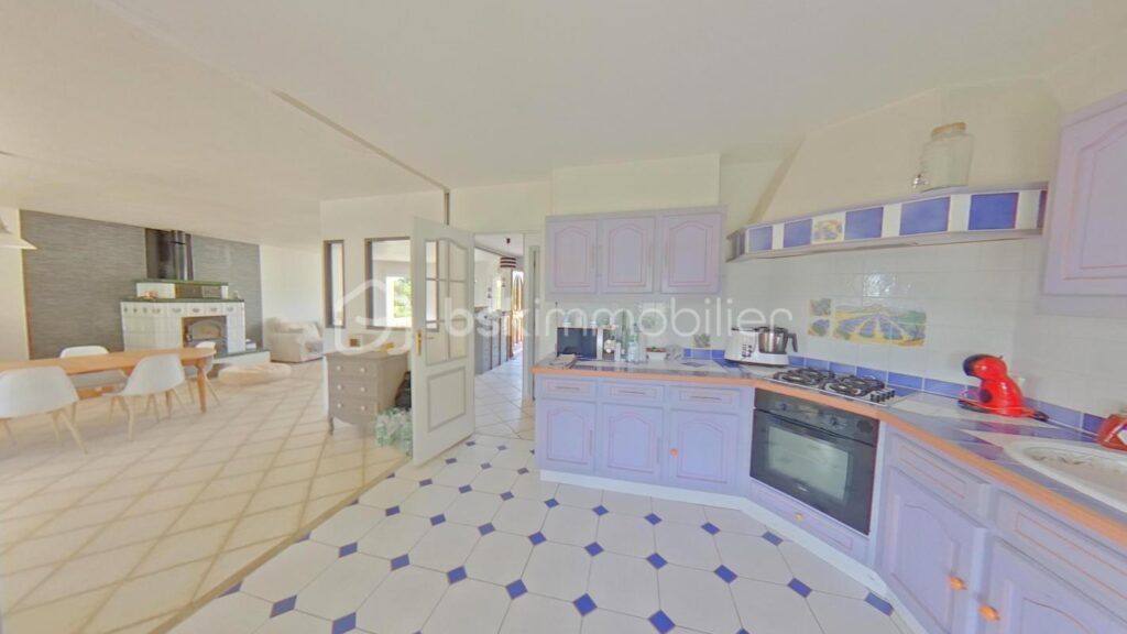 Pavillon de plain pied sur sous-sol de 127 m² sur 3450 m² de terrain – 5 pièces – 3 chambres – 127 m²