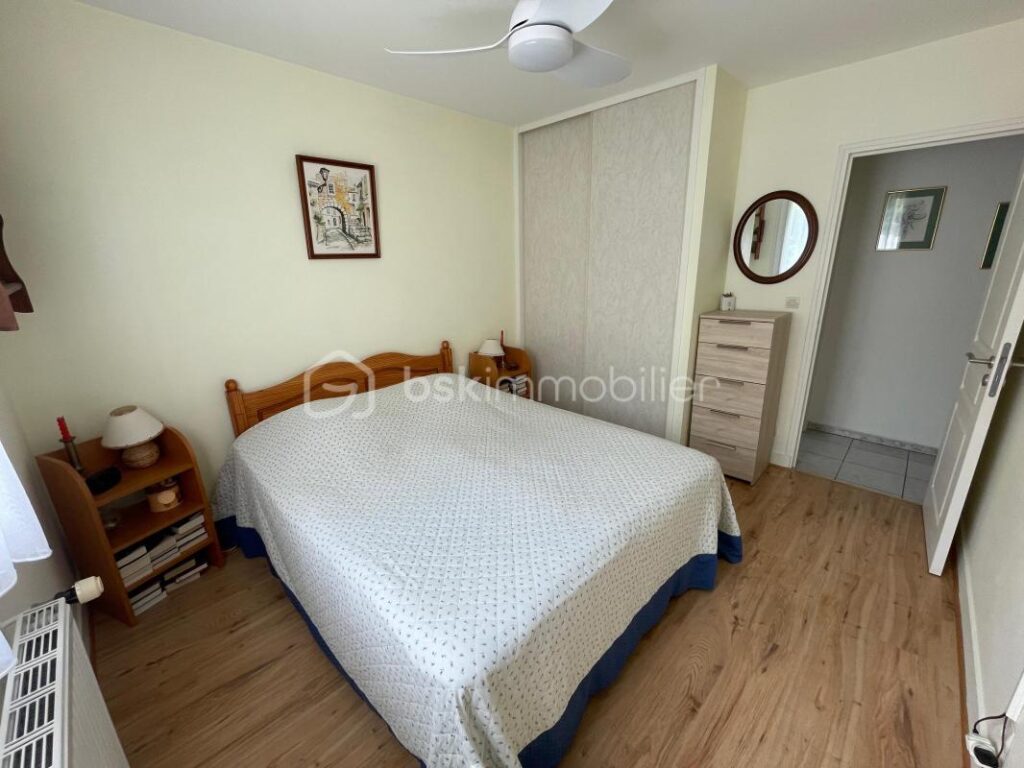 Maison rénovée avec soins sur 3532 m² de terrain non clos – 4 pièces – 3 chambres – 116 m²