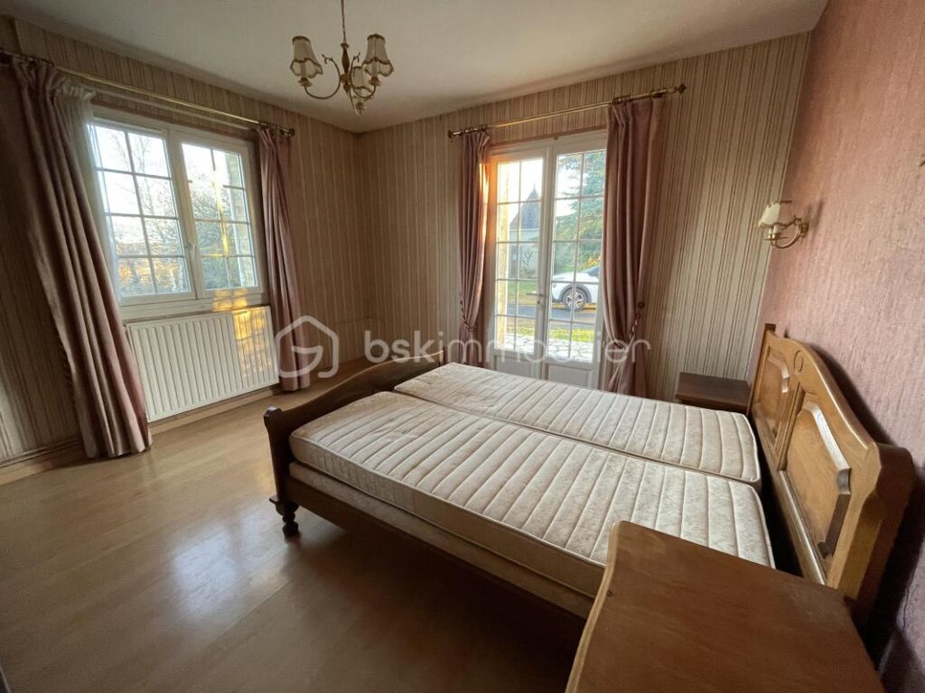 Superbe maison en pierre en position dominante avec vue – 6 pièces – 4 chambres – 120 m²