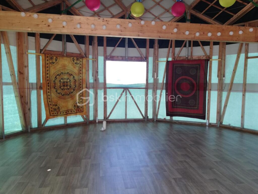 ✨ Architecture Singulière entre Lourdes et Bétharram – Projet Écologique d’Exception ✨ – 3 pièces – 1 chambre – 84 m²