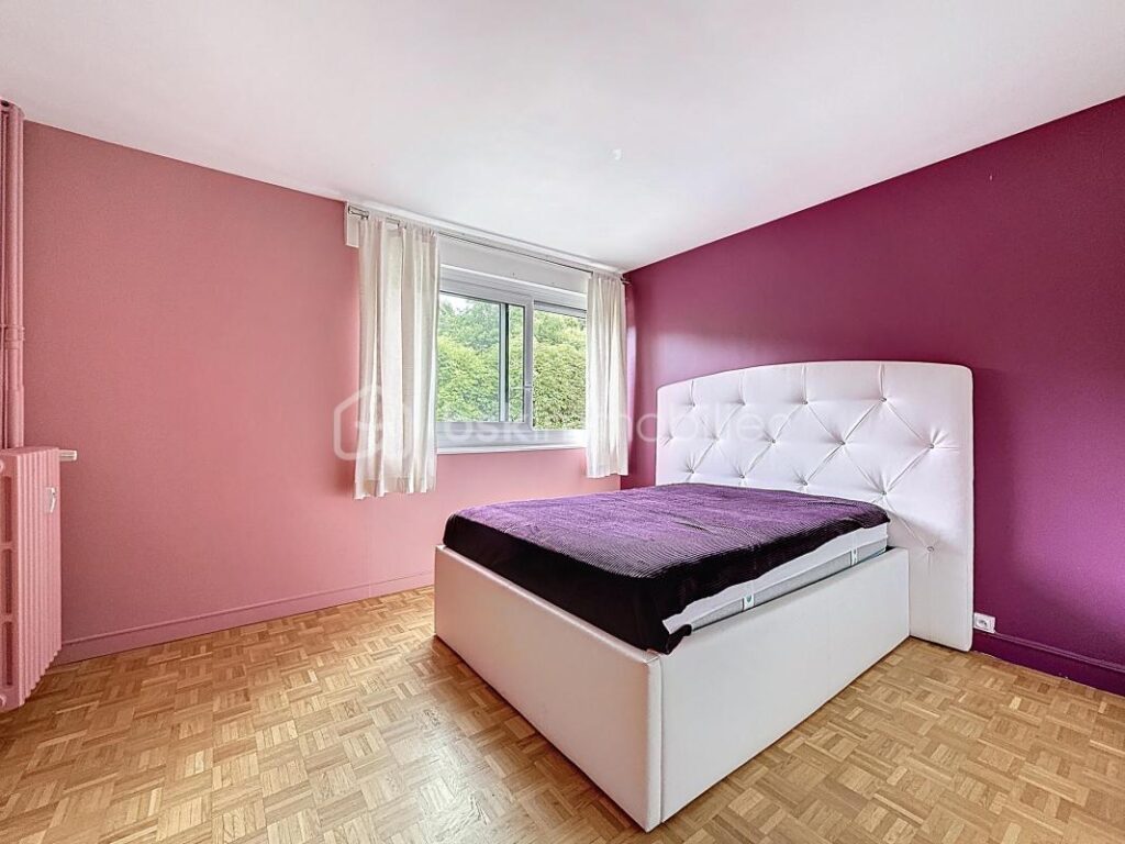 Triel sur Seine – Bel appartement lumineux de 4 pièces avec balcon, vue sur SEINE avec cave et parking privé – 4 pièces – 2 chambres – 80 m²