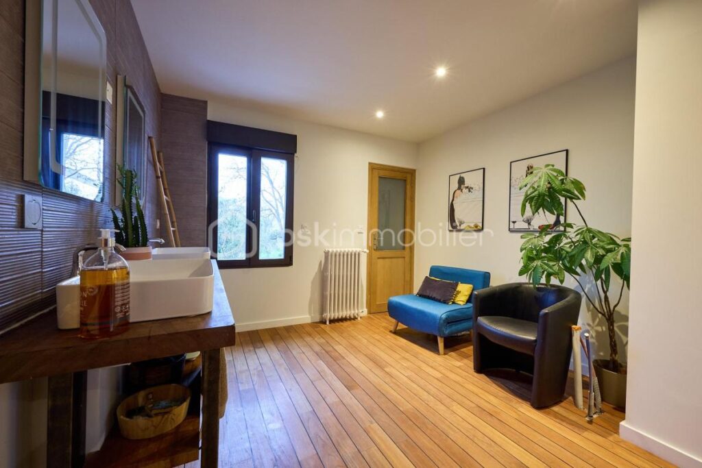 Demeure de caractère en plein cœur de ville et à deux pas des plages – 8 pièces – 6 chambres – 259 m²