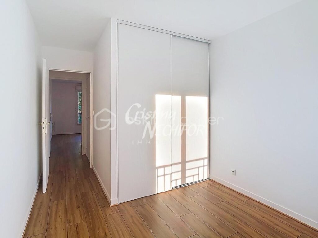 🏡 Bel appartement de 4 pièces avec balcon, DPE C, une place de parking en sous-sol, possibilité d’acheter une autre, une grande Cave, à Montévrain – 4 pièces – 3 chambres – 76 m²